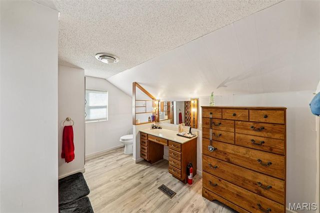 12 S Clinton Street, New Baden, IL 62265