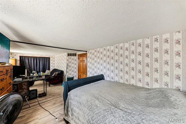 12 S Clinton Street, New Baden, IL 62265