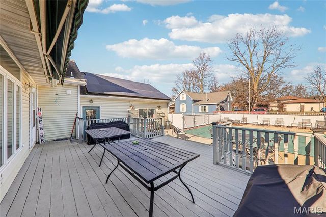 12 S Clinton Street, New Baden, IL 62265