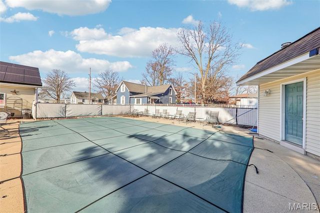 12 S Clinton Street, New Baden, IL 62265