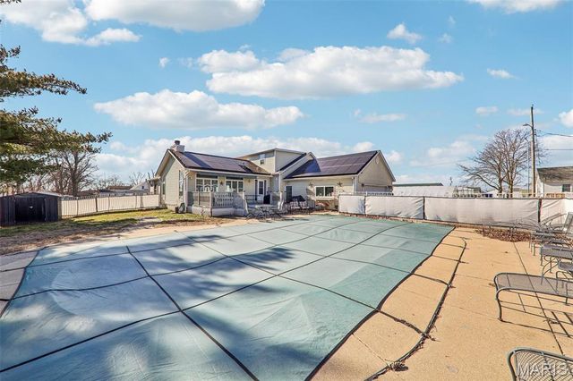 12 S Clinton Street, New Baden, IL 62265