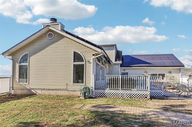 12 S Clinton Street, New Baden, IL 62265