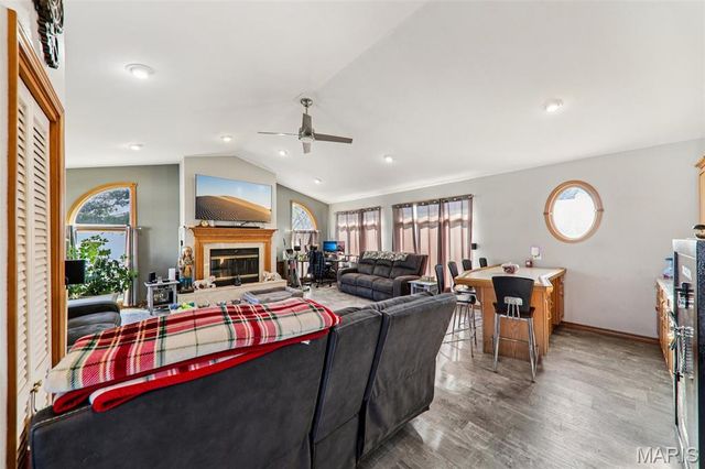 12 S Clinton Street, New Baden, IL 62265