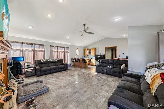 12 S Clinton Street, New Baden, IL 62265