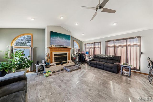 12 S Clinton Street, New Baden, IL 62265