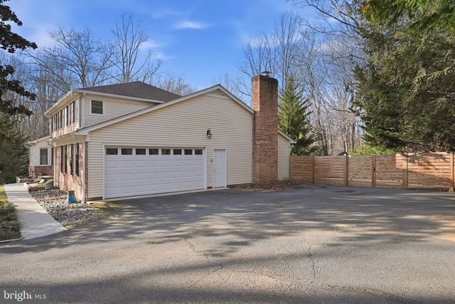 8217 PLUM CREEK DR, Gaithersburg, MD 20882