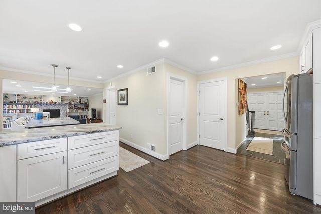 8217 PLUM CREEK DR, Gaithersburg, MD 20882