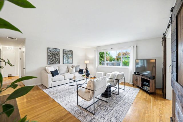 2535 Patricia Dr, Napa, CA 94558