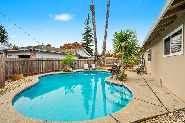 2535 Patricia Dr, Napa, CA 94558