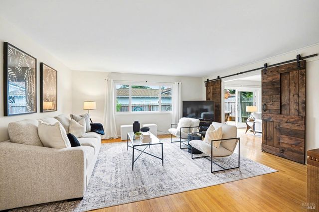 2535 Patricia Dr, Napa, CA 94558