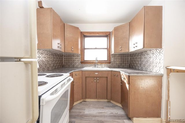 353 38th Street, Niagara Falls, NY 14303