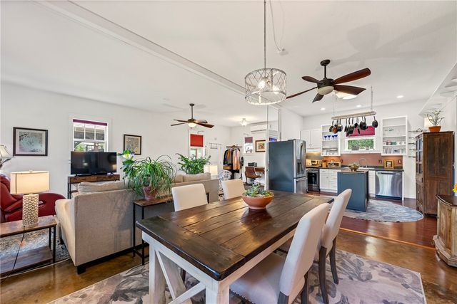 405 NW 5th Street, Bentonville, AR 72712