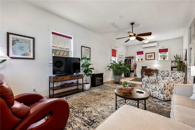 405 NW 5th Street, Bentonville, AR 72712