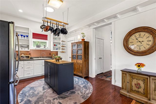 405 NW 5th Street, Bentonville, AR 72712