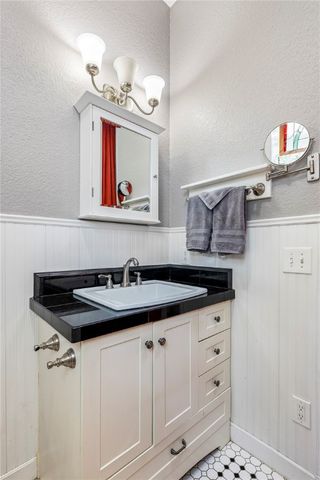 405 NW 5th Street, Bentonville, AR 72712