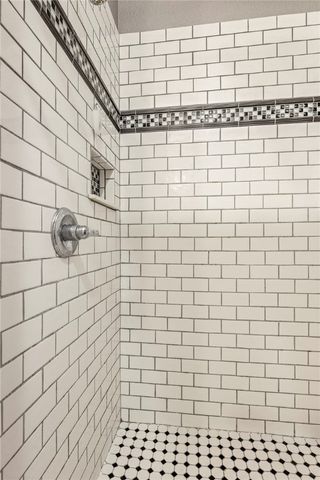 405 NW 5th Street, Bentonville, AR 72712