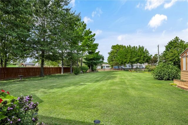 405 NW 5th Street, Bentonville, AR 72712