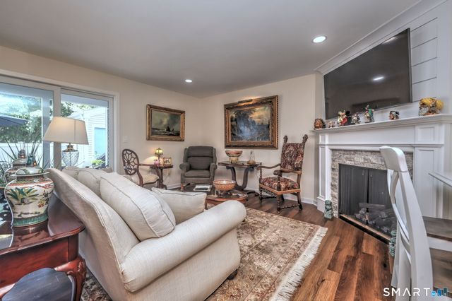 175 South End Road B14, East Haven, CT 06512