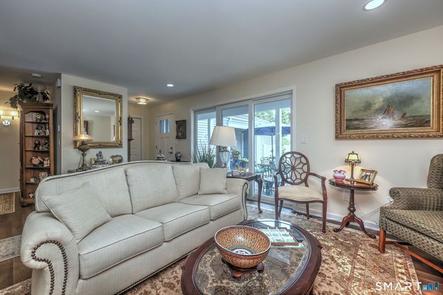 175 South End Road B14, East Haven, CT 06512