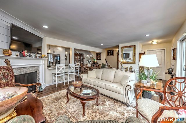 175 South End Road B14, East Haven, CT 06512