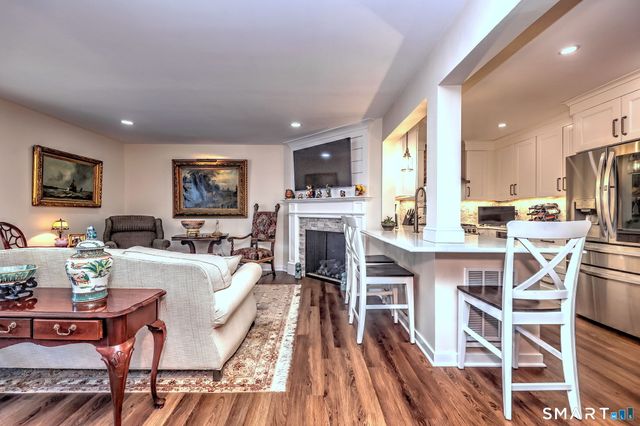 175 South End Road B14, East Haven, CT 06512