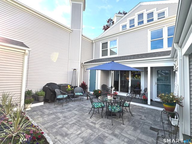 175 South End Road B14, East Haven, CT 06512