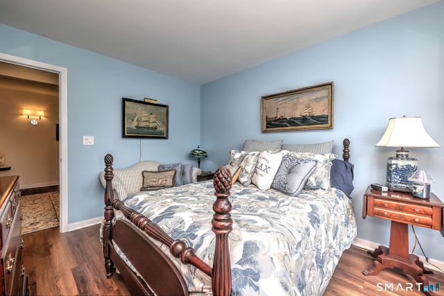 175 South End Road B14, East Haven, CT 06512