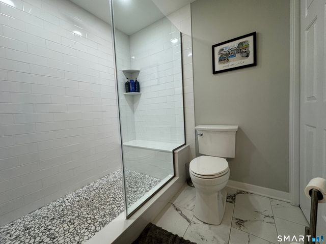 175 South End Road B14, East Haven, CT 06512