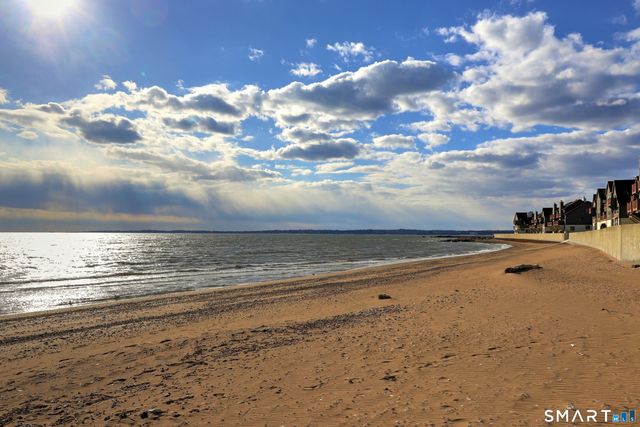 175 South End Road B14, East Haven, CT 06512