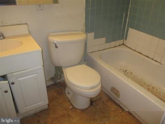 905 BELLEVUE ST SE, Washington, DC 20032
