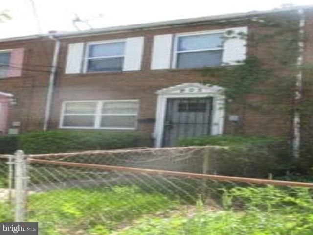 905 BELLEVUE ST SE, Washington, DC 20032