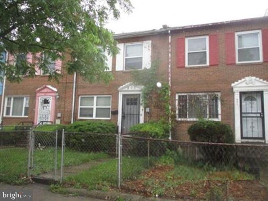 905 BELLEVUE ST SE, Washington, DC 20032