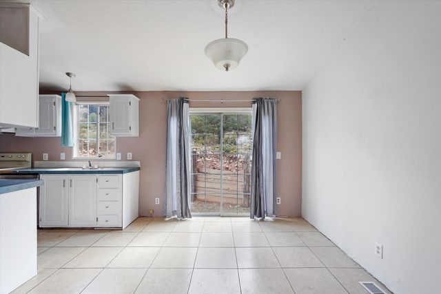 11 Valley View Road, Moriarty, NM 87035