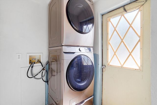 11 Valley View Road, Moriarty, NM 87035