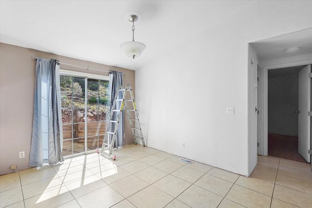 11 Valley View Road, Moriarty, NM 87035