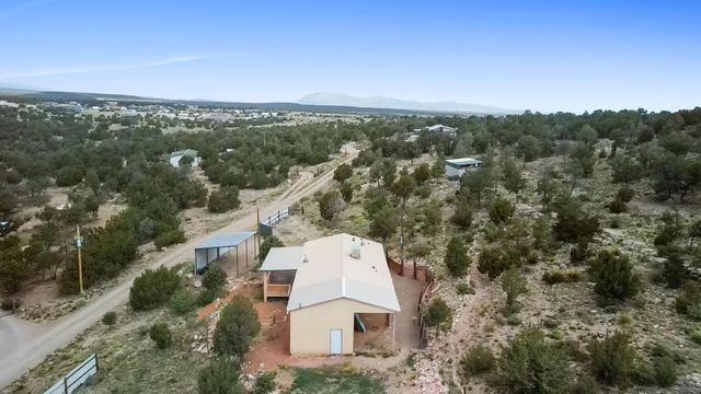 11 Valley View Road, Moriarty, NM 87035