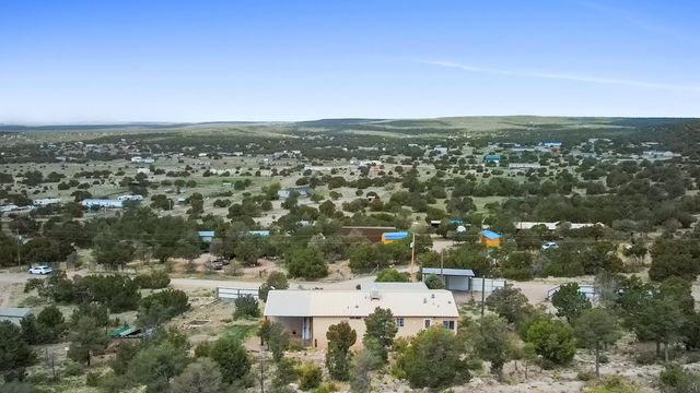 11 Valley View Road, Moriarty, NM 87035