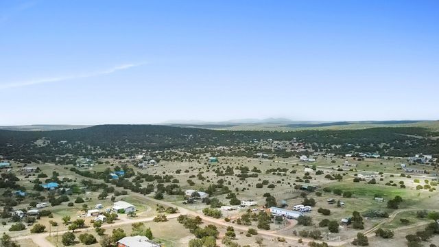 11 Valley View Road, Moriarty, NM 87035
