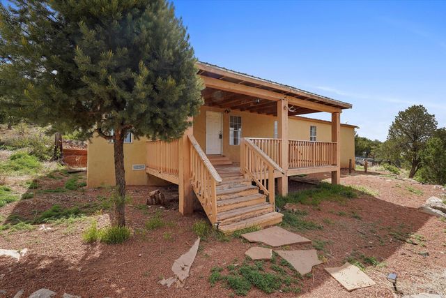 11 Valley View Road, Moriarty, NM 87035