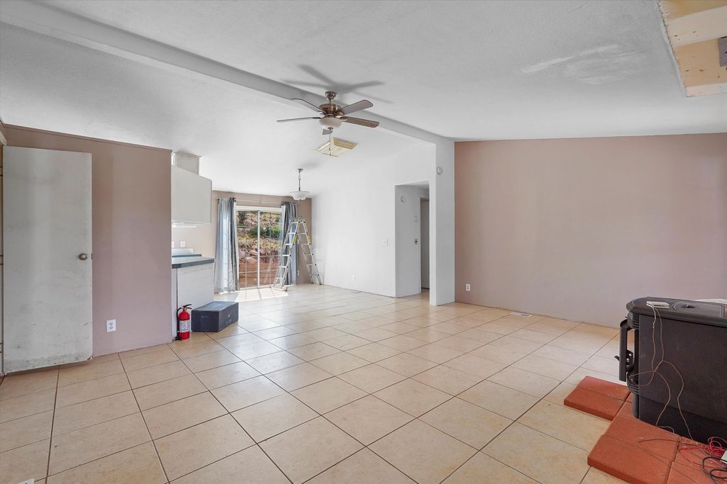 Image 10 of property listing at 11 Valley View Road, Moriarty, NM 87035