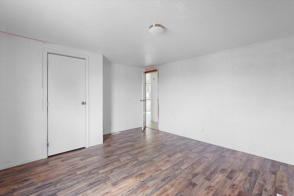 Image 22 of property listing at 11 Valley View Road, Moriarty, NM 87035