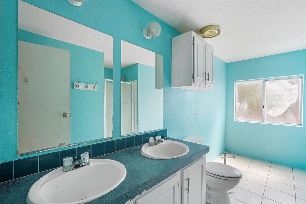 Image 28 of property listing at 11 Valley View Road, Moriarty, NM 87035