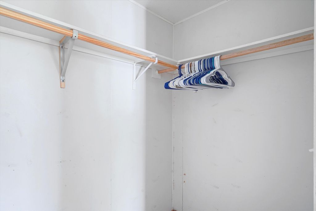 Image 29 of property listing at 11 Valley View Road, Moriarty, NM 87035