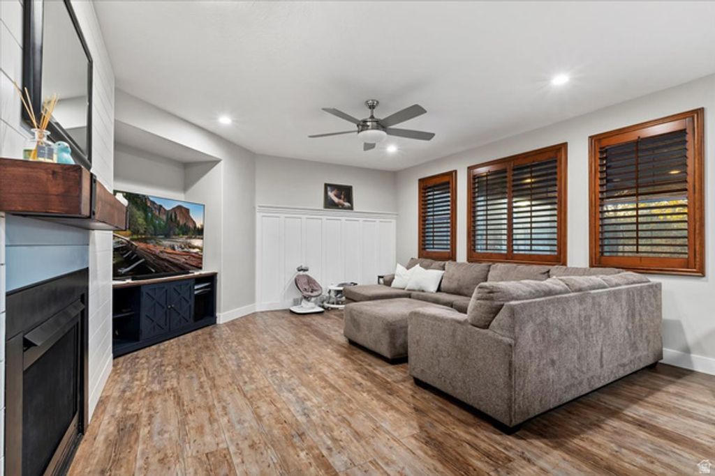 Image 12 of property listing at 12906 S VERONA CREEK WAY, Riverton, UT 84065