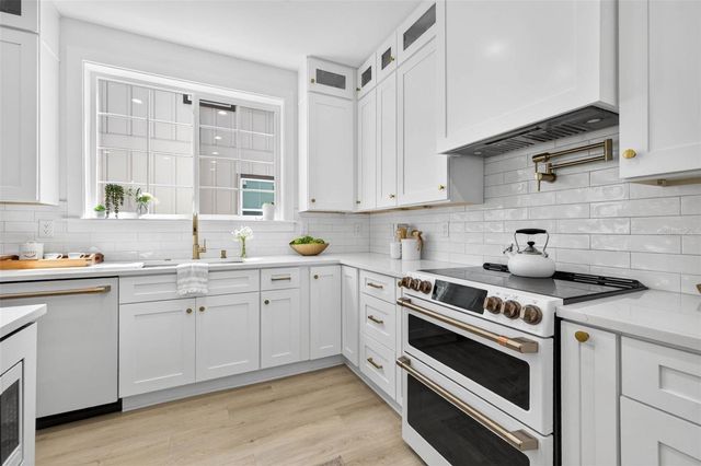 1717 MASSACHUSETTS AVENUE NE, St Petersburg, FL 33703