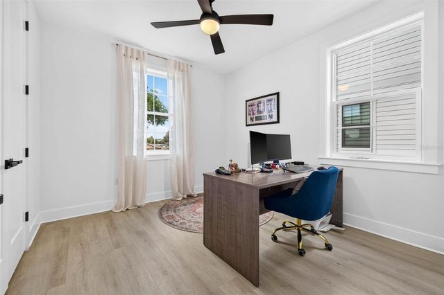 1717 MASSACHUSETTS AVENUE NE, St Petersburg, FL 33703