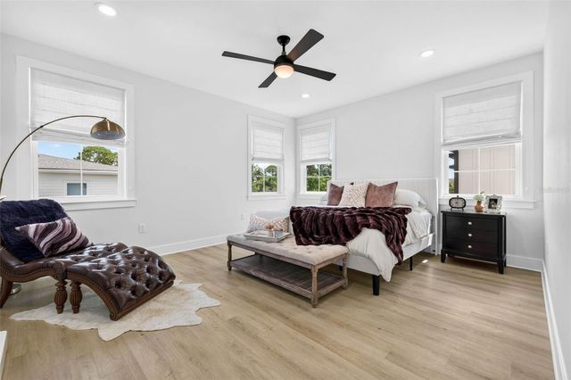 1717 MASSACHUSETTS AVENUE NE, St Petersburg, FL 33703