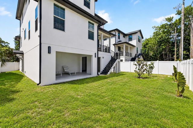 1717 MASSACHUSETTS AVENUE NE, St Petersburg, FL 33703