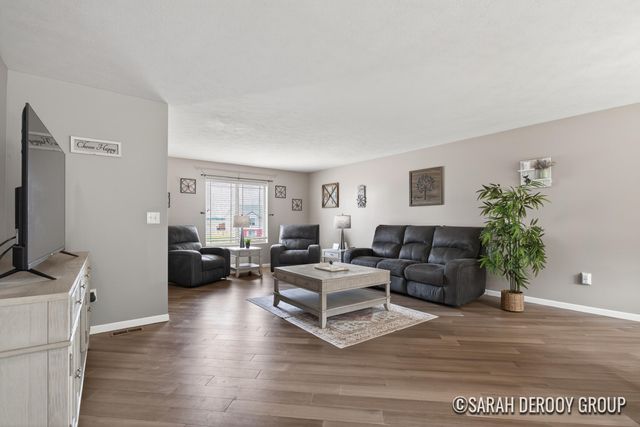 16264 Trent Ridge Drive NE, Cedar Springs, MI 49319