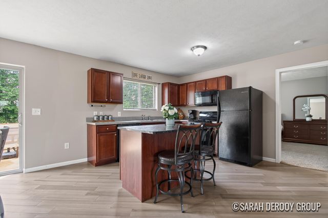 16264 Trent Ridge Drive NE, Cedar Springs, MI 49319